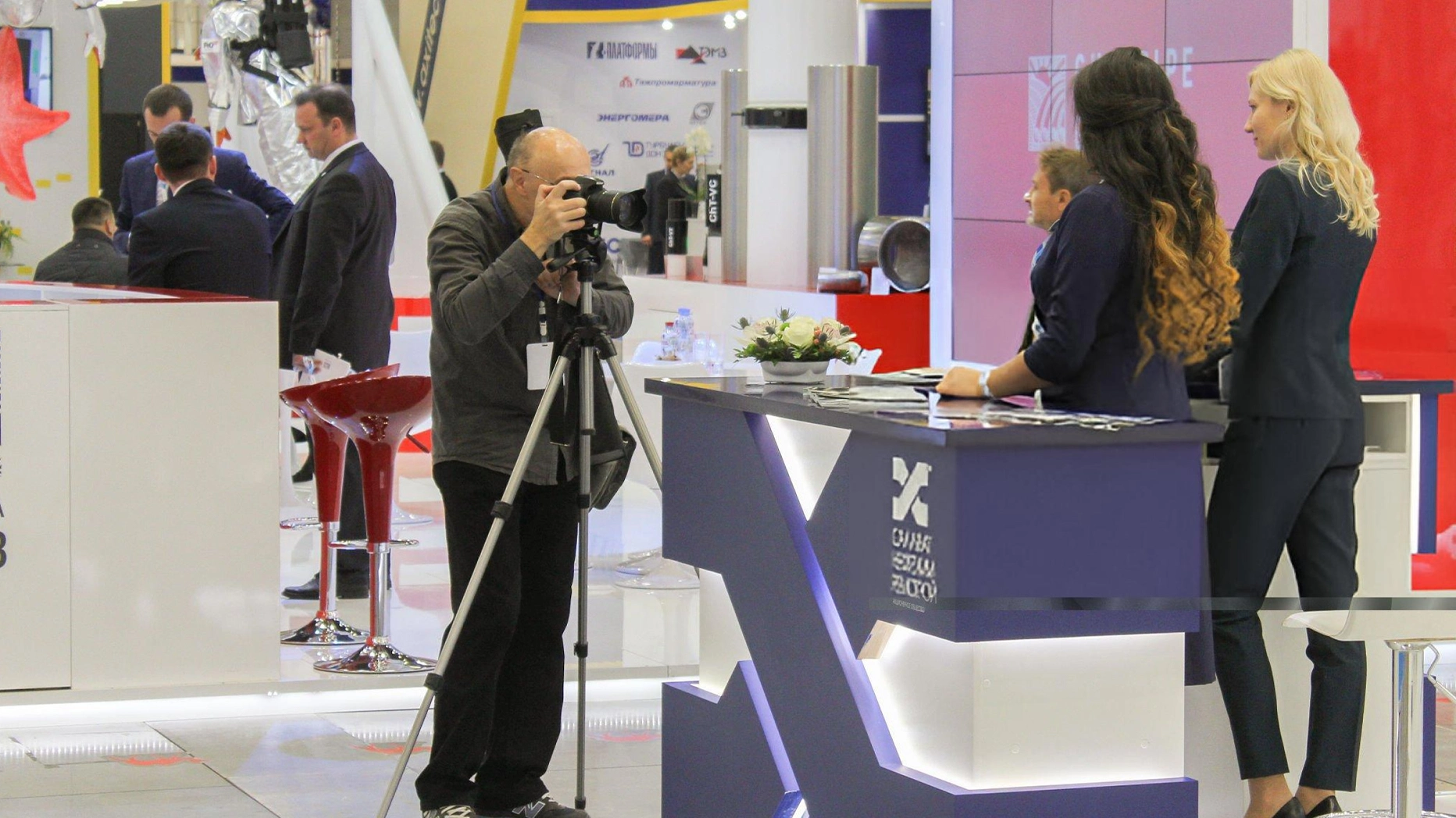Tips For Hiring The Right Booth Photographer