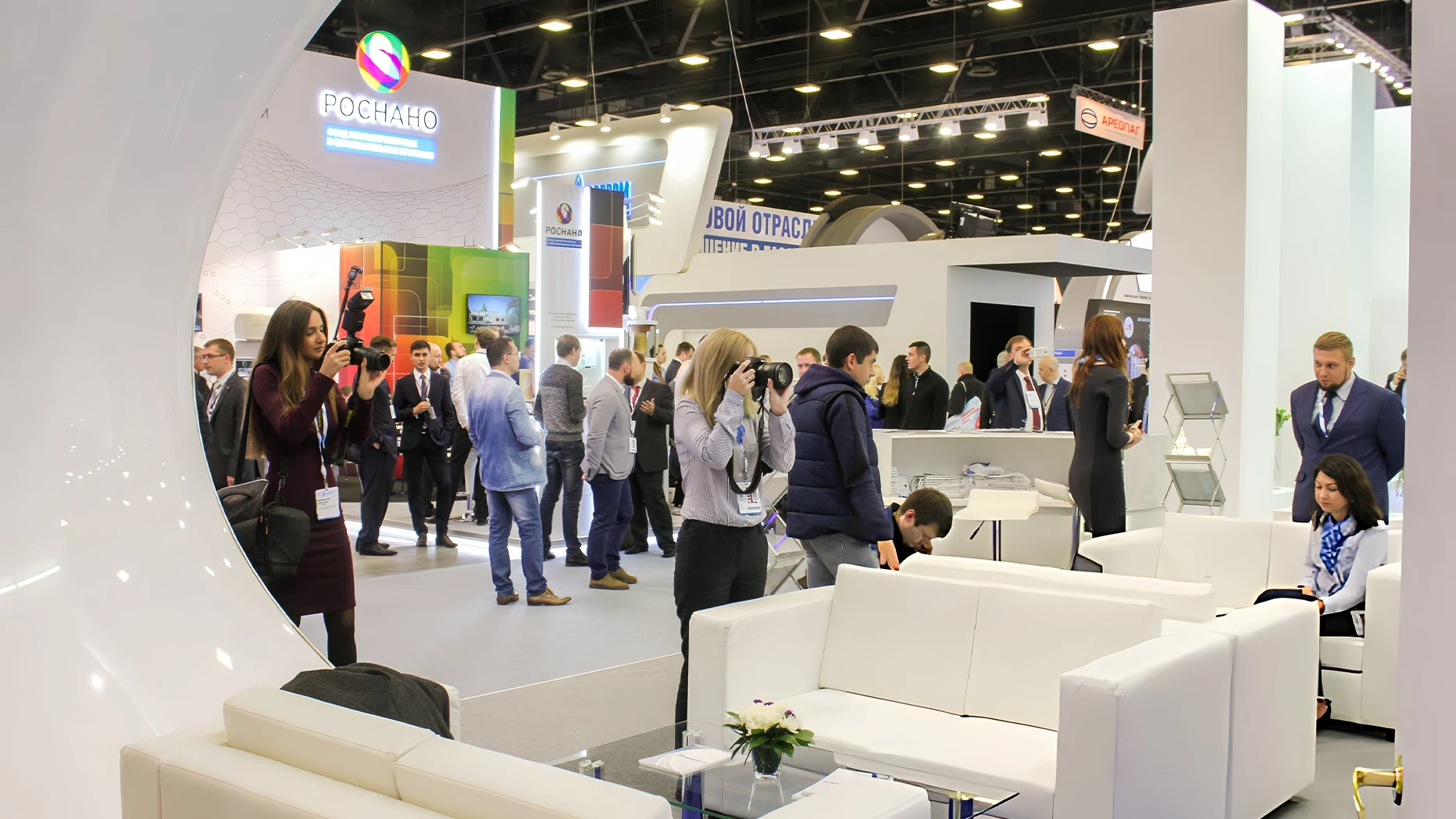 What Furniture To Include In Your Trade Show Booth For Conferences