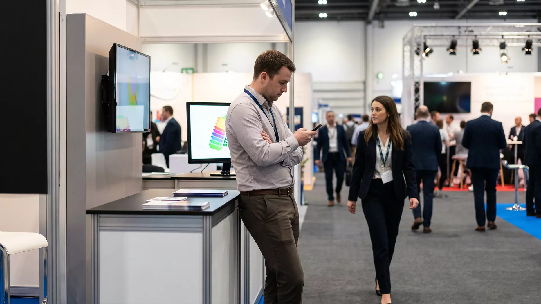 Body Language and Stand Presence: What Exhibitor Staff Get Wrong Without Realising